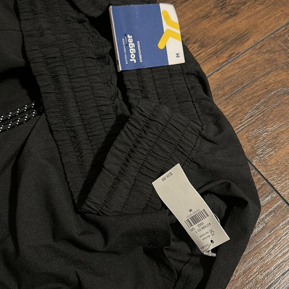 black cargo active joggers - Picture 2 of 2